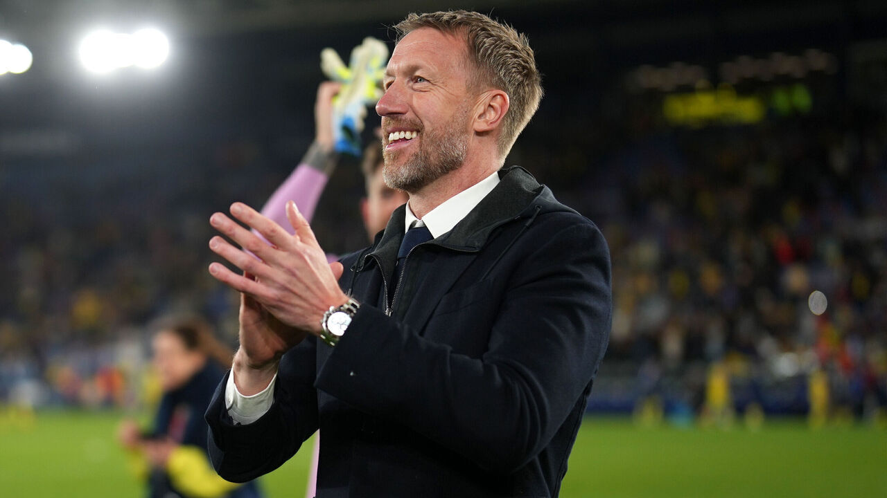 VALENCIA, SPAIN - MARCH 26: Graham Potter, Head Coach of Sweden, applauds the fans after the team's victory in the FIFA World Cup 2026 European Qualifiers KO play-offs match between Ukraine and Sweden at Ciutat de Valencia on March 26, 2026 in Valencia, Spain.