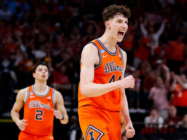 HOUSTON, TEXAS - MARCH 26: Zvonimir Ivisic #44 of the Illinois Fighting Illini reacts during the Sweet Sixteen round game of the 2026 NCAA Men's Basketball Tournament held at Toyota Center on March 26, 2026 in Houston, Texas.