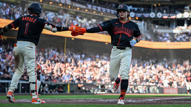 SAN FRANCISCO, CALIFORNIA - MARCH 28: Jung Hoo Lee #51 of the San Francisco Giants scores against the New York Yankees in the third inning at Oracle Park on March 28, 2026 in San Francisco, California.