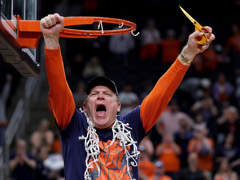 Illinois ends Iowa's run, advances to 1st Final Four since 2005