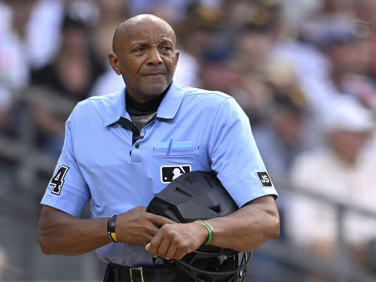 Umpire Bucknor gets 6 calls overturned by ABS in Red Sox-Reds