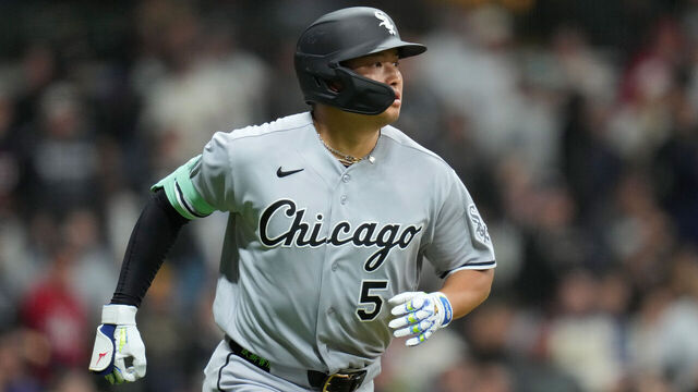 MILWAUKEE, WISCONSIN - MARCH 28: Munetaka Murakami #5 of the Chicago White Sox watches a solo home run off the bat in the fourth inning against the Milwaukee Brewers at American Family Field on March 28, 2026 in Milwaukee, Wisconsin.
