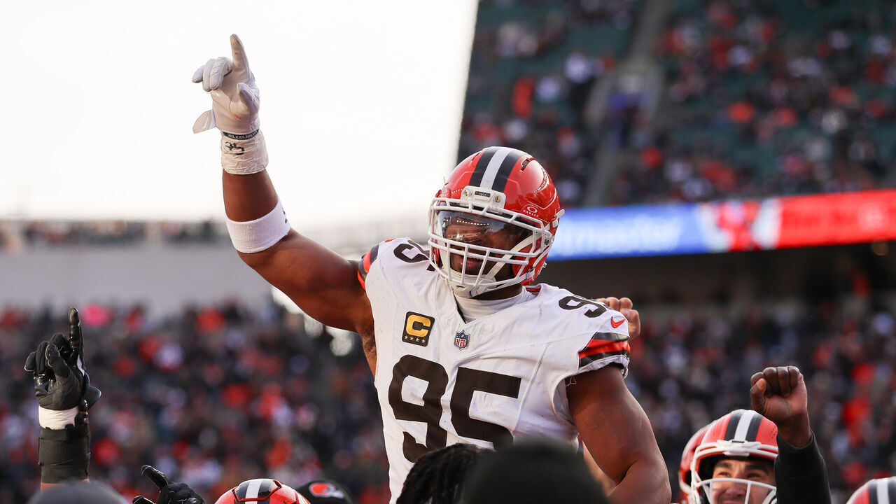 CINCINNATI, OH - JANUARY 04: Cleveland Browns defensive end Myles Garrett (95) reacts after breaking the single-season sack record during the game against the Cleveland Browns and the Cincinnati Bengals on January 4, 2026, at Paycor Stadium in Cincinnati, OH.
