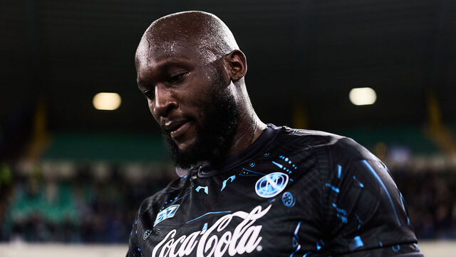 VERONA, ITALY - FEBRUARY 28: Romelu Lukaku of Napoli SSC greets Napoli fans after the match during the Serie A match between Hellas Verona FC and SSC Napoli at Stadio Marcantonio Bentegodi on February 28, 2026 in Verona, Italy.