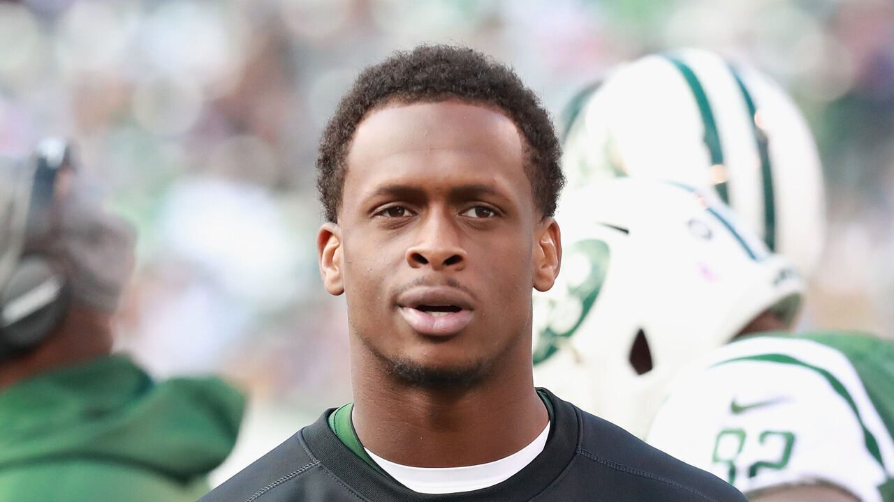 EAST RUTHERFORD, NJ - OCTOBER 23: Quarterback Geno Smith #7 of the New York Jets looks on from the sidelines after their 24-16 win over the Baltimore Ravens at MetLife Stadium on October 23, 2016 in East Rutherford, New Jersey.