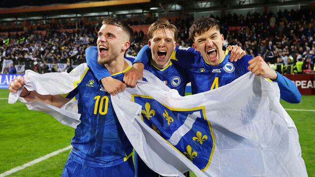 ZENICA, BOSNIA AND HERZEGOVINA - MARCH 31: Ermedin Demirovic, Dzenis Burnic and Tarik Muharemovic of Bosnia and Herzegovina celebrate victory and qualification to the FIFA World Cup 2026 after the FIFA World Cup 2026 European Qualifiers KO play-offs match between Bosnia & Herzegovina and Italy at Stadion Bilino Polje on March 31, 2026 in Zenica, Bosnia and Herzegovina.