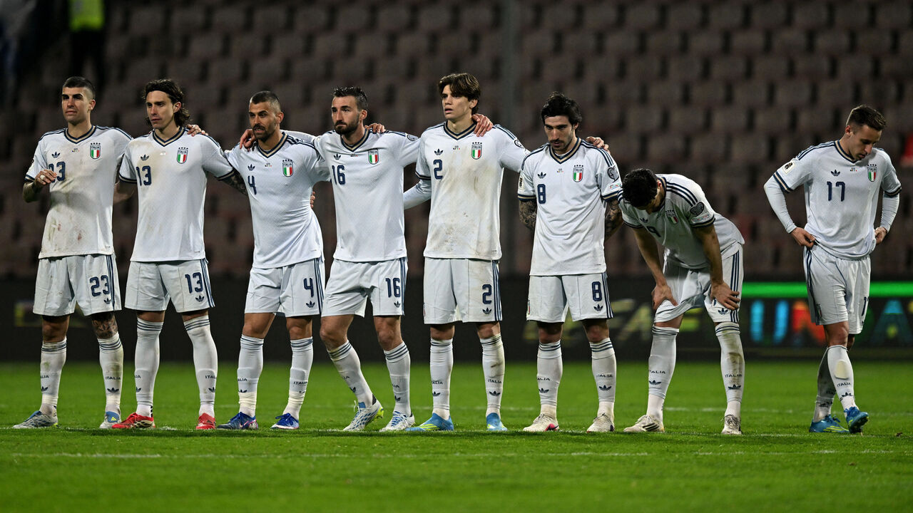 ZENICA, BOSNIA AND HERZEGOVINA - MARCH 31: Players of Italy disappointment during the FIFA World Cup 2026 European Qualifiers KO play-offs match between Bosnia & Herzegovina and Italy at Stadion Bilino Polje on March 31, 2026 in Zenica, Bosnia and Herzegovina.