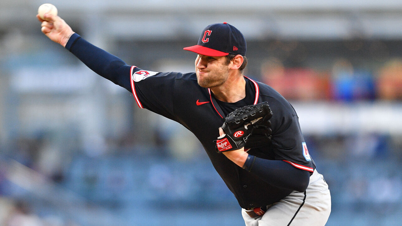LOS ANGELES, CA - APRIL 01: Cleveland Guardians pitcher Gavin Williams (32) throws a pitch during the MLB game between the Cleveland Guardians and the Los Angeles Dodgers on March 28, 2026 at Dodger Stadium in Los Angeles, CA.