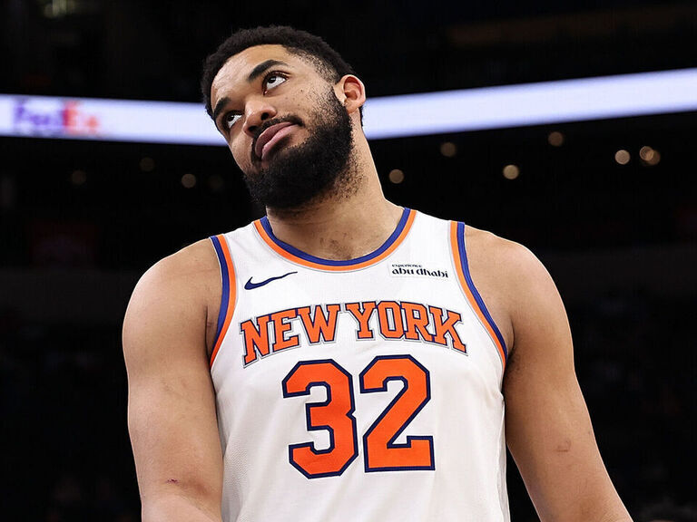 KAT held out vs. Bulls because of elbow impingement