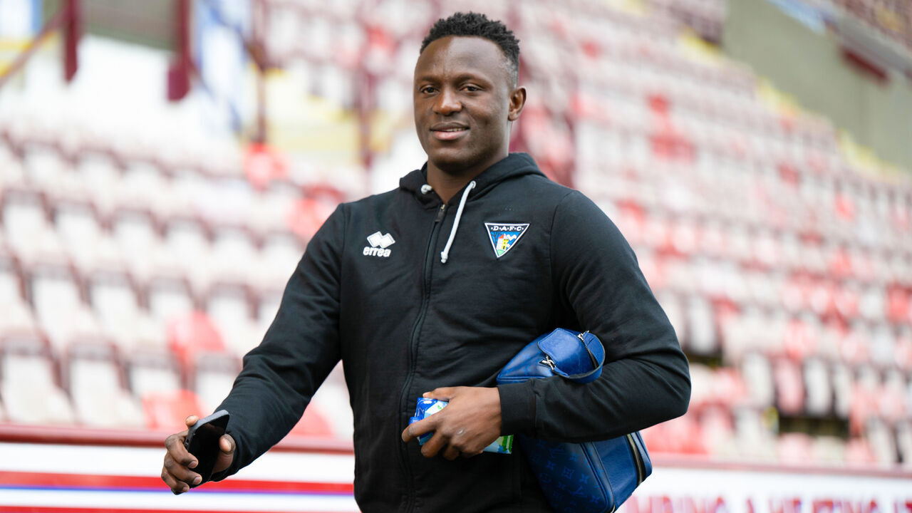 DUNFERMLINE, SCOTLAND - APRIL 19: Dunfermline Athletic's Victor Wanyama ahead of a William Hill Championship match between Dunfermline Athletic and Partick Thistle at KDM Group East End Park, on April 19, 2025, in Dunfermline, Scotland.