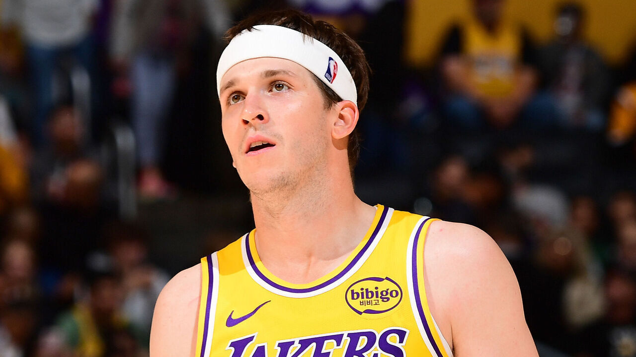 LOS ANGELES, CA - MARCH 30: Austin Reaves #15 of the Los Angeles Lakers looks on during the game against the Washington Wizards on March 30, 2026 at Crypto.Com Arena in Los Angeles, California. NOTE TO USER: User expressly acknowledges and agrees that, by downloading and/or using this Photograph, user is consenting to the terms and conditions of the Getty Images License Agreement. Mandatory Copyright Notice: Copyright 2026 NBAE