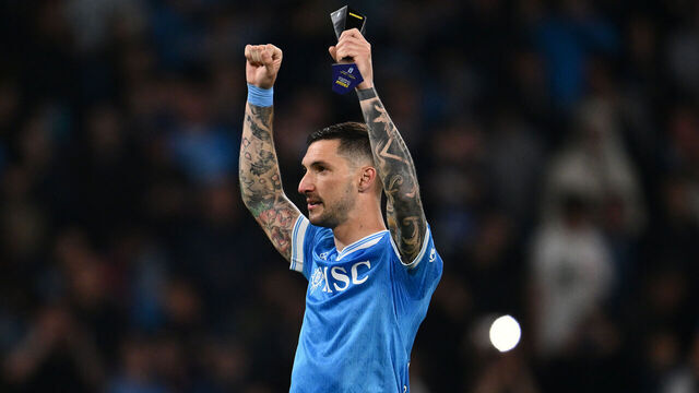 NAPLES, ITALY - APRIL 06: Matteo Politano of Napoli celebrates during the Serie A match between SSC Napoli and AC Milan at Stadio Diego Armando Maradona on April 06, 2026 in Naples, Italy.