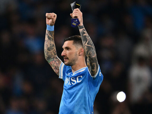 NAPLES, ITALY - APRIL 06: Matteo Politano of Napoli celebrates during the Serie A match between SSC Napoli and AC Milan at Stadio Diego Armando Maradona on April 06, 2026 in Naples, Italy.