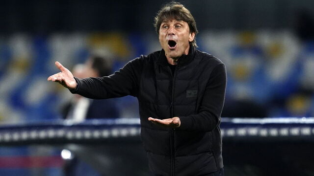 Napoli, Italy - April 6: Head Coach Antonio Conte of SSC Napoli gestures during the Serie A match between SSC Napoli and AC Milan at Diego Maradona on April 6, 2026 in Napoli, Italy.