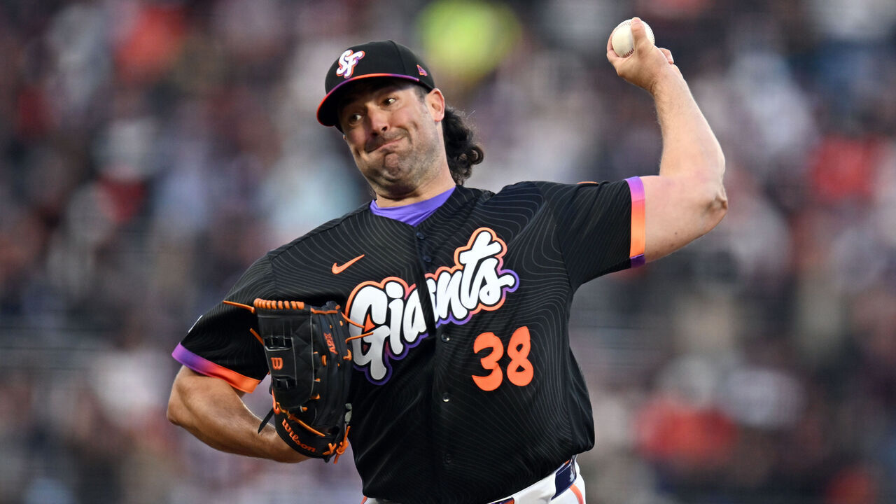 SAN FRANCISCO, CALIFORNIA - APRIL 7: Robbie Ray #38 of the San Francisco Giants pitches against the Philadelphia Phillies in the first inning at Oracle Park on April 7, 2026 in San Francisco, California.