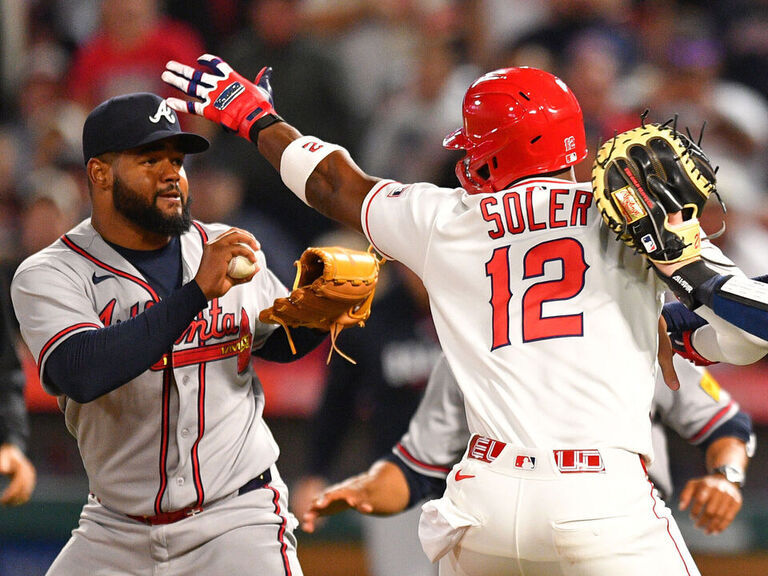 Angels' Soler, Braves' López throw punches in benches-clearing brawl