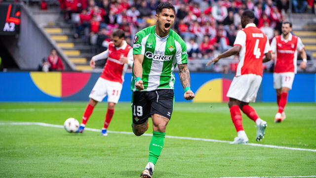 Cucho Hernandez of Real Betis celebrates his goal during the UEFA Europa League 2025/26 Quarter-Final Leg One match between SC Braga and Real Betis Balompie at Estadio Municipal de Braga in Braga, Portugal, on April 8, 2026.