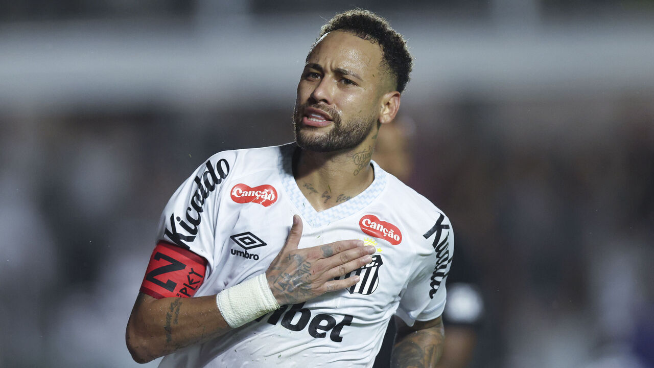 SSANTOS, BRAZIL - FEBRUARY 26: Neymar Jr of Santos celebrates after scoring the second goal of his team during a Brasileirao 2026 match between Santos and Vasco da Gama at Estadio Urbano Caldeira on February 26, 2026 in Santos, Brazil.