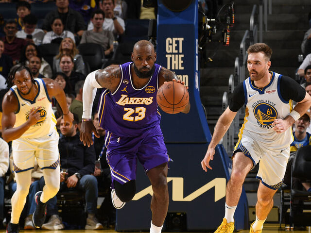 SAN FRANCISCO, CA - APRIL 9: LeBron James #23 of the Los Angeles Lakers drives to the basket during the game against the Golden State Warriors on April 9, 2026 at Chase Center in San Francisco, California. NOTE TO USER: User expressly acknowledges and agrees that, by downloading and or using this photograph, user is consenting to the terms and conditions of Getty Images License Agreement. Mandatory Copyright Notice: Copyright 2026 NBAE