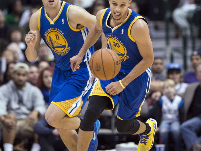 Warriors rout Timberwolves for 13th straight win