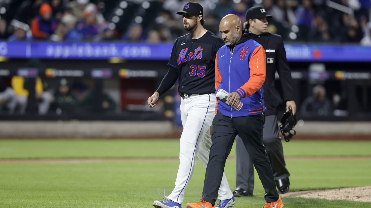 NEW YORK, NEW YORK - APRIL 10: Clay Holmes #35 of the New York Mets leaves the game against the Athletics in the sixth inning at Citi Field on April 10, 2026 in New York City.