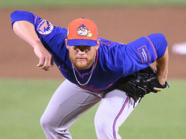 JUPITER, FL - MARCH 06: New York Mets pitcher Craig Kimbrel (46) prepares to throw the ball from the mound during a MLB spring training game against the Miami Marlins at Roger Dean Chevrolet Stadium on March 6, 2026 in Jupiter, Florida.