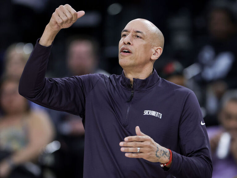 Report: Kings' Christie to return for 2nd full season