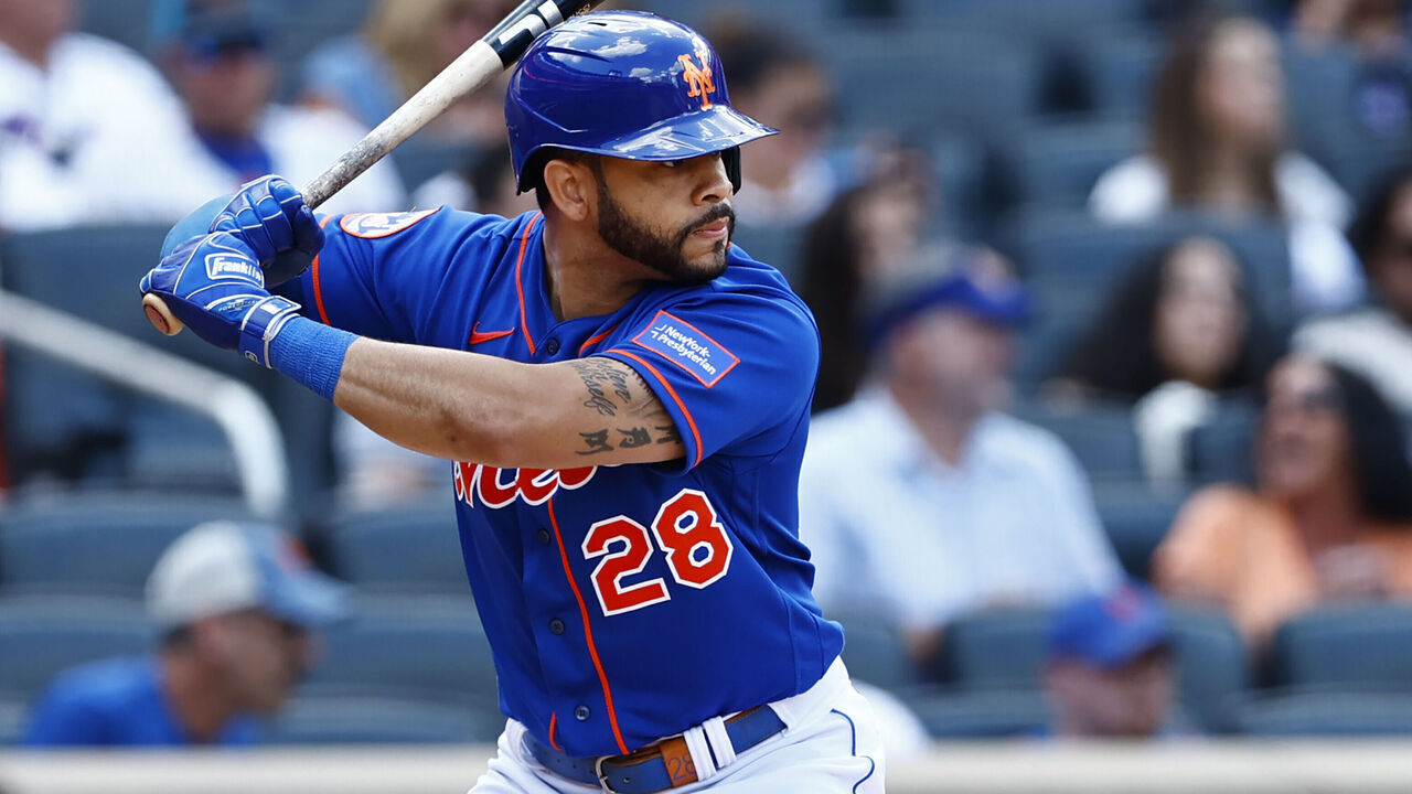 NEW YORK, NEW YORK - JULY 30: Tommy Pham #28 of the New York Mets in action against the Washington Nationals during a game at Citi Field on July 30, 2023 in New York City.