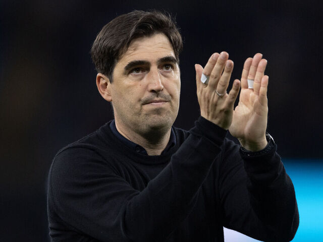 MANCHESTER, ENGLAND - MAY 20: AFC Bournemouth manager Andoni Iraola acknowledges the fans after the Premier League match between Manchester City FC and AFC Bournemouth at Etihad Stadium on May 20, 2025 in Manchester, England.