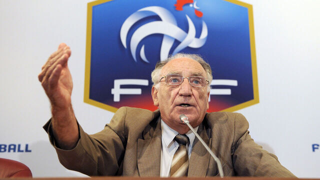 French Football Federation (FFF) president Jean-Pierre Escalettes gestures during a press conference at the FFF headquarters on July 2, 2010 in Paris after a meeting following France's World Cup finals campaign. Amateur French football league chief Fernand Duchaussoy announced that the acting substitute of Escalettes, who announced his resignation on June 28, will be appointed on July 23, 2010. AFP PHOTO / BERTRAND GUAY