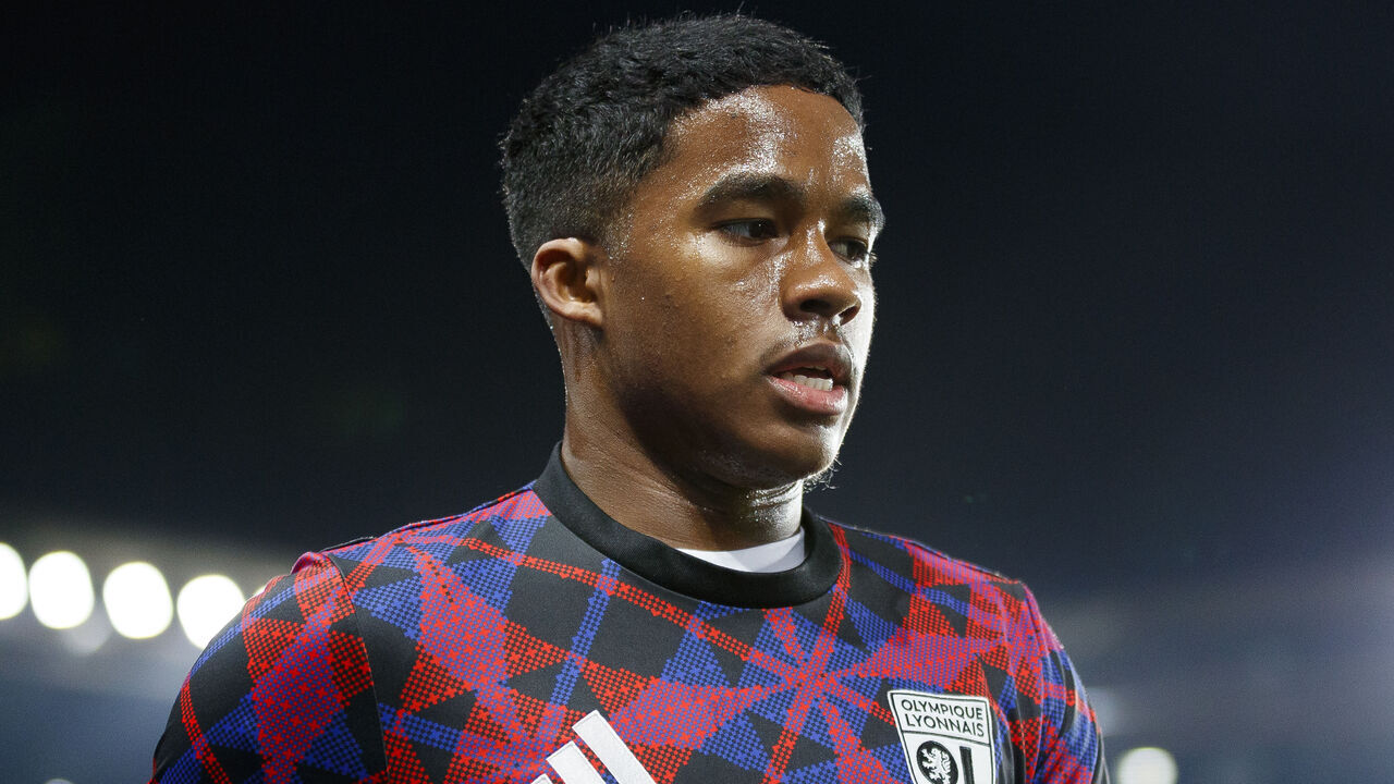 STRASBOURG, FRANCE - FEBRUARY 22: Endrick Sousa of Olympique Lyonnais getting into the field prior to the Ligue 1 McDonald's match between RC Strasbourg Alsace and Olympique Lyonnais at Stade de la Meinau on February 22, 2026 in Strasbourg, France.
