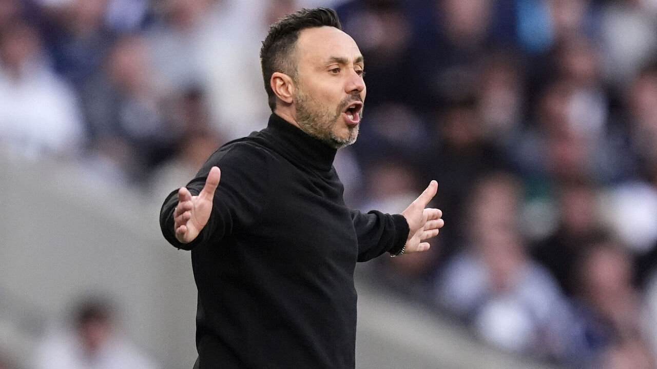 Tottenham Hotspur manager Roberto De Zerbi on the touchline during the Premier League match at the Tottenham Hotspur Stadium, London. Picture date: Saturday April 18, 2026.