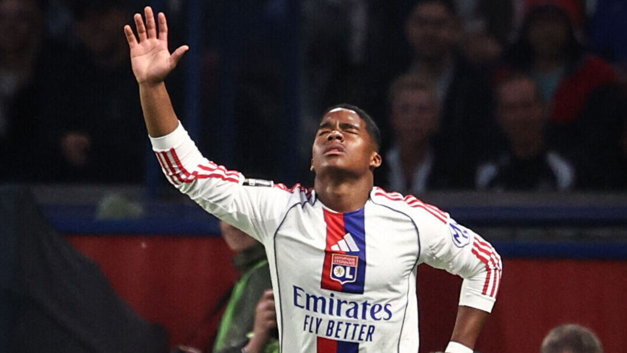 Lyon's Brazilian forward #09 Endrick celebrates after scoring his team first goal during the French L1 football match between Paris Saint-Germain (PSG) and Olympique Lyonnais (OL) at the Parc des Princes stadium in Paris on April 19, 2026.