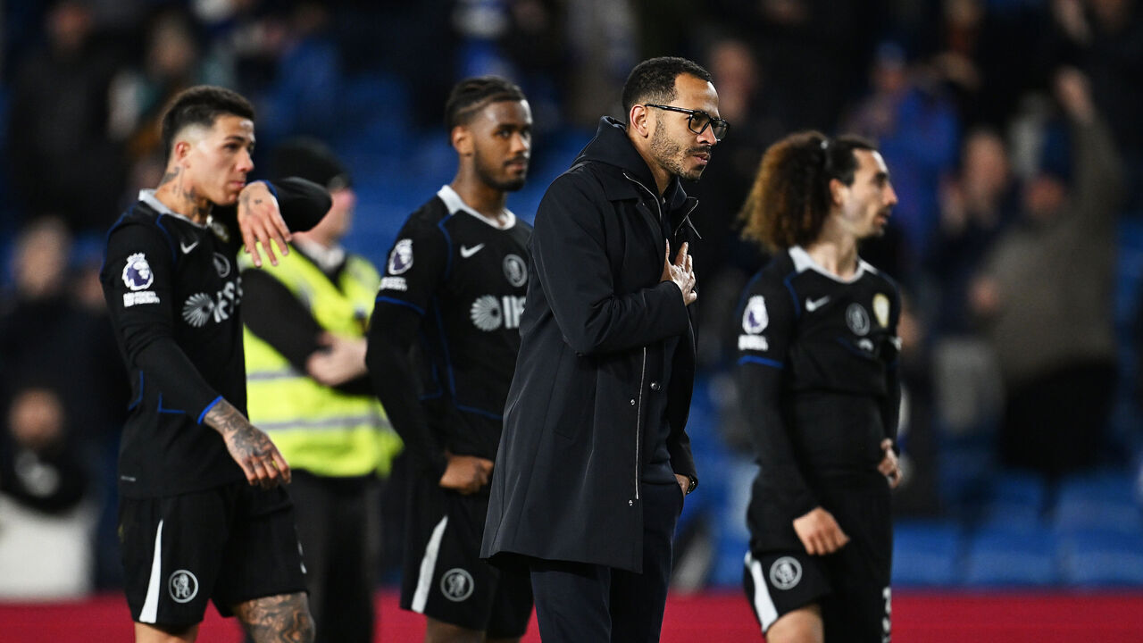 BRIGHTON, ENGLAND - APRIL 21: Liam Rosenior, Manager of Chelsea, acknowledges the fans after the Premier League match between Brighton & Hove Albion and Chelsea at Amex Stadium on April 21, 2026 in Brighton, England.