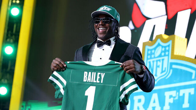 PITTSBURGH, PENNSYLVANIA - APRIL 23: David Bailey of Texas Tech poses after being selected second overall pick by the New York Jets during Round One of the 2026 NFL Draft at Acrisure Stadium on April 23, 2026 in Pittsburgh, Pennsylvania.