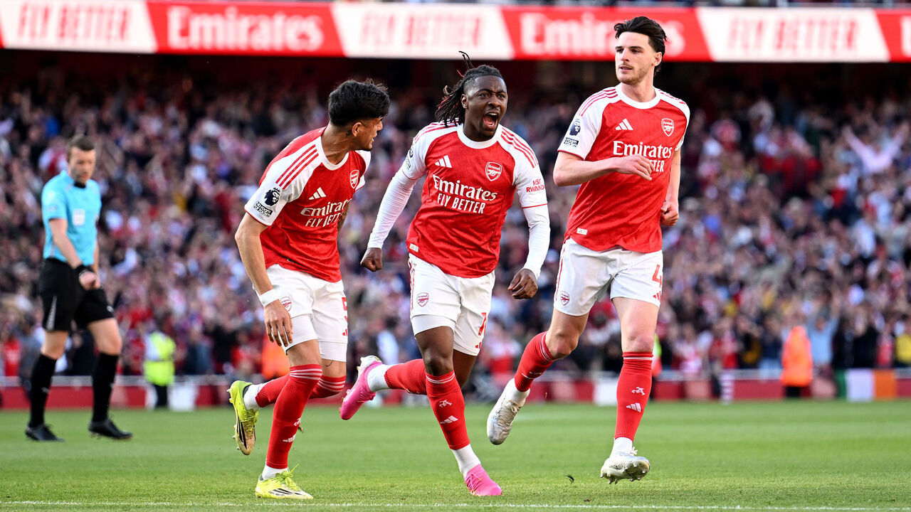 LONDON, ENGLAND - APRIL 25: Eberechi Eze of Arsenal celebrates scoring his team's first goal during the Premier League match between Arsenal and Newcastle United at Emirates Stadium on April 25, 2026 in London, England.