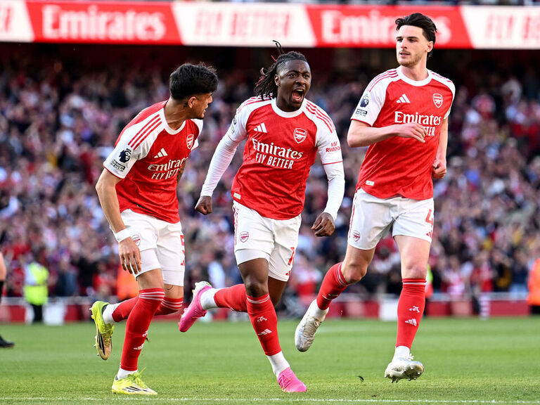 Eze's stunner fires Arsenal back into 1st place in Premier League