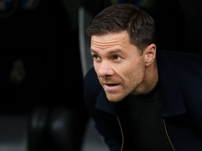 Report: Chelsea contacting representatives of Alonso, Iraola, Silva