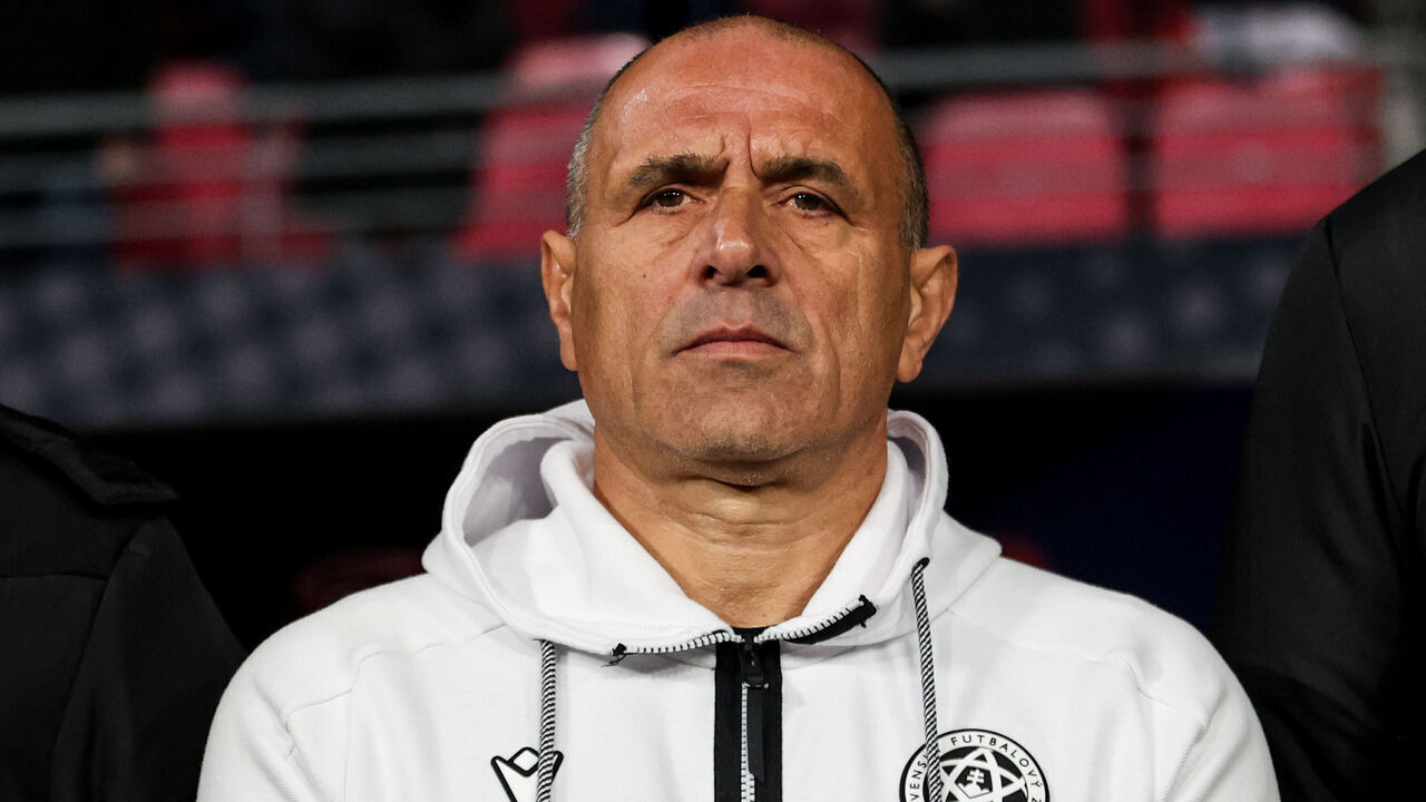 LEIPZIG, GERMANY - 2025/11/17: Coach Francesco Calzona of Slovakia seen during European World Cup Qualifiers 2026 football match between Germany and Slovakia at RedBull (Leipzig). Final score Germany 6 : 0 Slovakia.