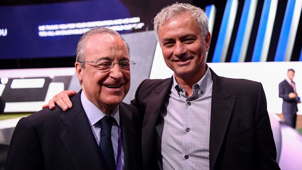 Real Madrid's president Florentino Perez (L) poses for a picture with Portuguese football manager Jose Mourinho at the 69th FIFA Congress at Paris Expo, Porte de Versailles in Paris on June 5, 2019. - Gianni Infantino was re-elected by acclamation for a second term as FIFA president on June 5, 2019. The 49 year-old, who took charge of FIFA in February 2016 after the departure of the disgraced Sepp Blatter, stood unopposed for re-election for a new four-year term which will run until 2023.