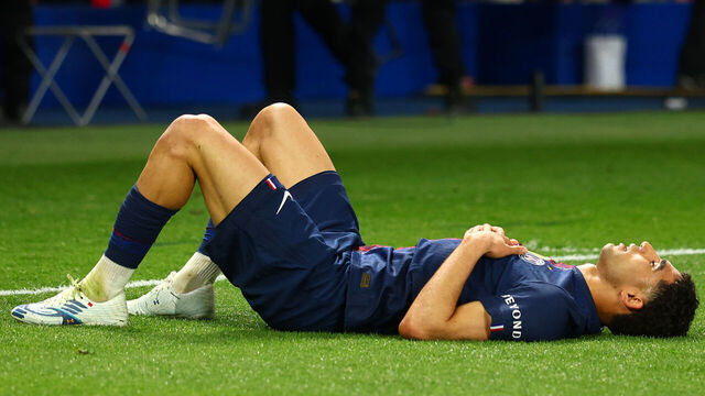 PARIS, FRANCE - APRIL 28: Achraf Hakimi of Paris Saint-Germain lies injured during the UEFA Champions League 2025/26 Semi Final First Leg match between Paris Saint-Germain and FC Bayern München at Parc des Princes on April 28, 2026 in Paris, France.