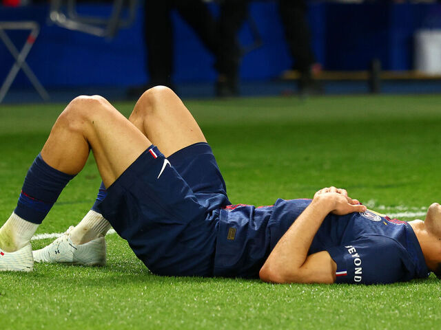 PARIS, FRANCE - APRIL 28: Achraf Hakimi of Paris Saint-Germain lies injured during the UEFA Champions League 2025/26 Semi Final First Leg match between Paris Saint-Germain and FC Bayern München at Parc des Princes on April 28, 2026 in Paris, France.