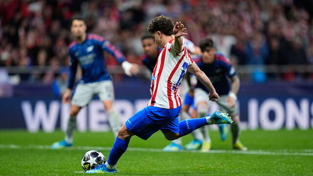 MADRID, SPAIN - APRIL 29: Julian Alvarez of Atletico de Madrid takes a penalty kick to score his team's first goal during the UEFA Champions League 2025/26 League Semi Final First Leg match between Atletico de Madrid and Arsenal FC at Riyadh Air Metropolitano on April 29, 2026, in Madrid, Spain.