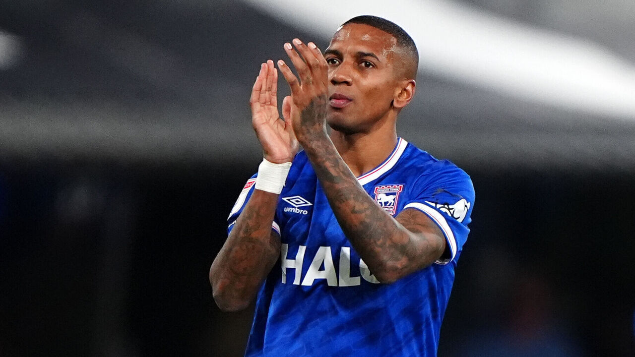 Ipswich Town's Ashley Young and Darnell Furlong applaud the fans following the Sky Bet Championship match at Portman Road, Ipswich. Picture date: Tuesday January 20, 2026.