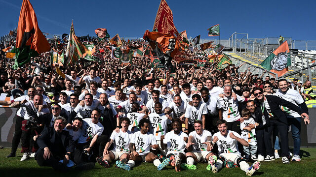 LA SPEZIA, ITALY - MAY 01: Players of Venezia celebrates during the Serie B match between Spezia Calcio and Venezia FC at Stadio Alberto Picco on May 01, 2026 in La Spezia, Italy.