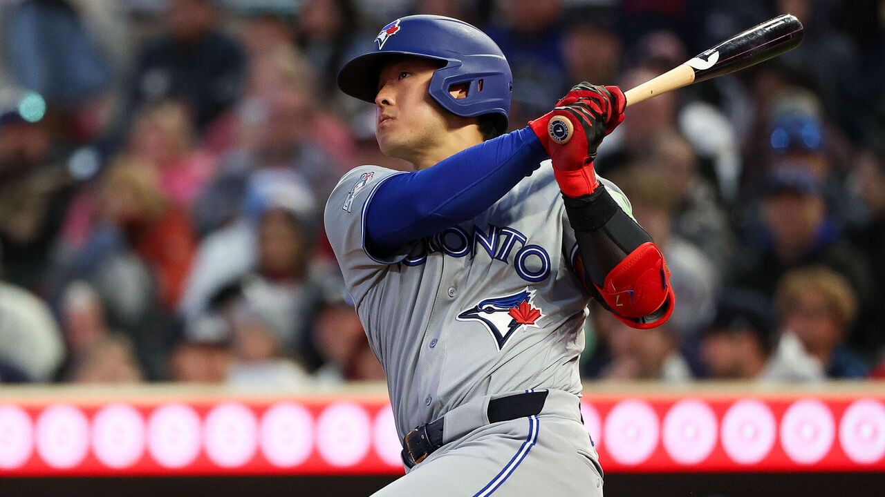 MINNEAPOLIS, MINNESOTA - MAY 01: Kazuma Okamoto #7 of the Toronto Blue Jays hits a two run home run against the Minnesota Twins during the fifth inning at Target Field on May 1, 2026 in Minneapolis, Minnesota.