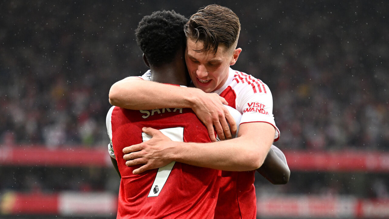 LONDON, ENGLAND - MAY 02: Bukayo Saka of Arsenal celebrates scoring his team's second goal with teammate Viktor Gyoekeres during the Premier League match between Arsenal and Fulham at Emirates Stadium on May 02, 2026 in London, England.
