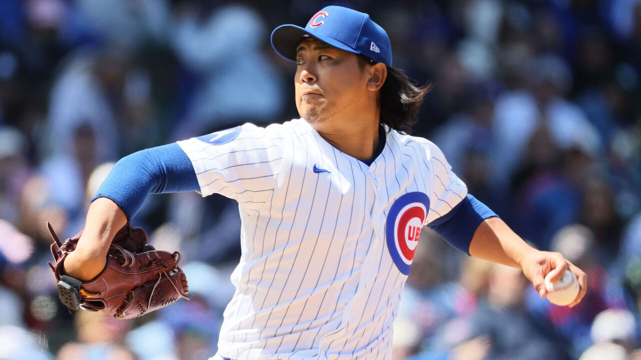 CHICAGO, ILLINOIS - MAY 02: Shota Imanaga #18 of the Chicago Cubs delivers a pitch during the fifth inning against the Arizona Diamondbacks at Wrigley Field on May 02, 2026 in Chicago, Illinois.