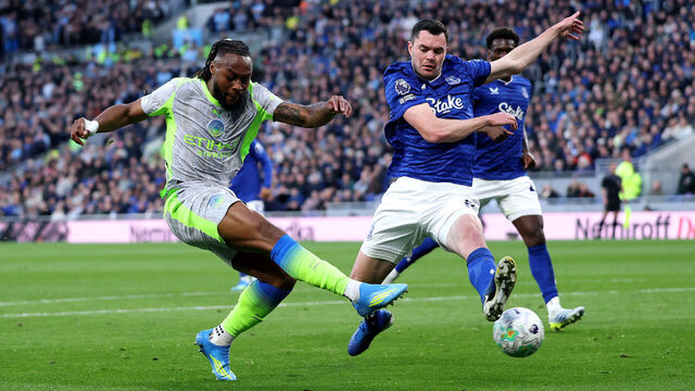 LIVERPOOL, ENGLAND - MAY 04: Antoine Semenyo of Manchester City takes a shot while under pressure from Michael Keane of Everton during the Premier League match between Everton and Manchester City at Hill Dickinson Stadium on May 04, 2026 in Liverpool, England.