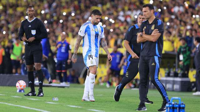 GUAYAQUIL, ECUADOR - SEPTEMBER 09: Nicolas Otamendi of Argentina leaves the pitch after being sent off during the South American FIFA World Cup 2026 Qualifier match between Ecuador and Argentina at Estadio Monumental Isidro Romero Carbo on September 09, 2025 in Guayaquil, Ecuador.